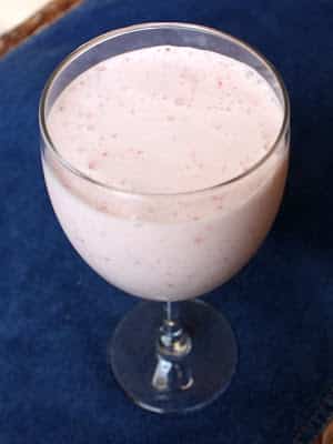 Strawberry Banana Smoothie recipe by Barefeet In The Kitchen