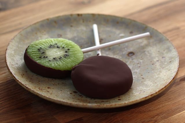 Chocolate Covered Kiwi Popsicles | barefeetinthekitchen.com