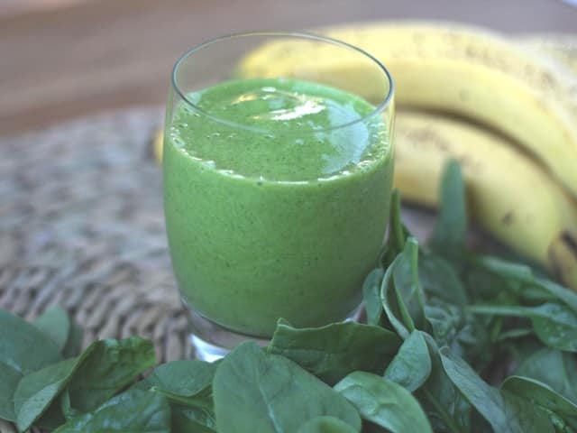 Simple Banana Spinach Smoothie recipe by Barefeet In The Kitchen