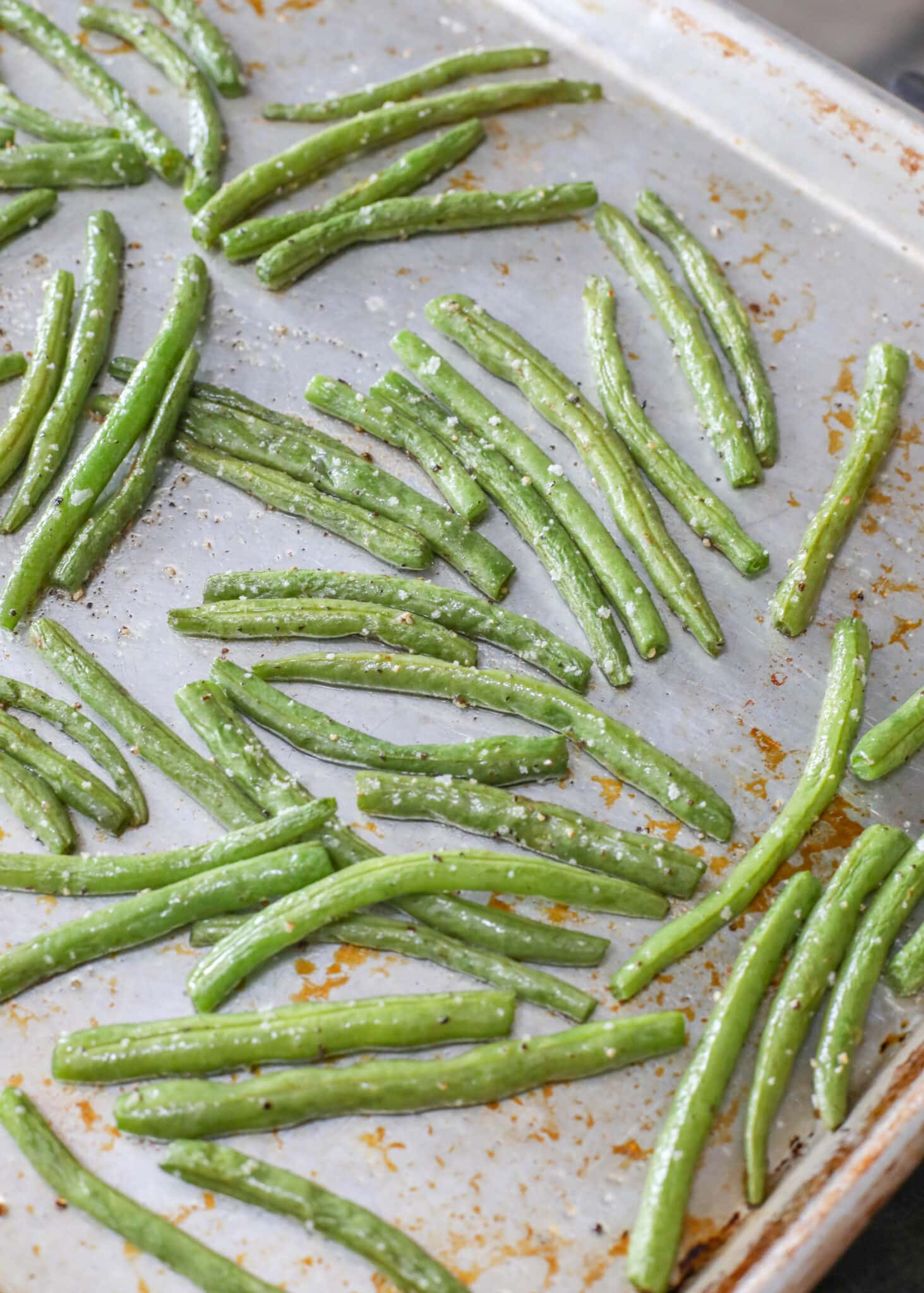 Oven Roasted Green Beans are crispy awesomeness!
