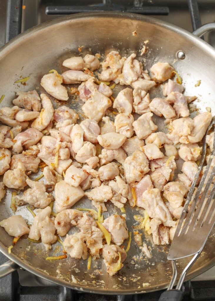 Pollo Bok Choy Saltee platos de pollo en un salteado