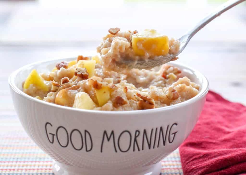 Apple Cinnamon Oatmeal is a hot breakfast that you're going to love year round! get the recipe at barefeetinthekitchen.com