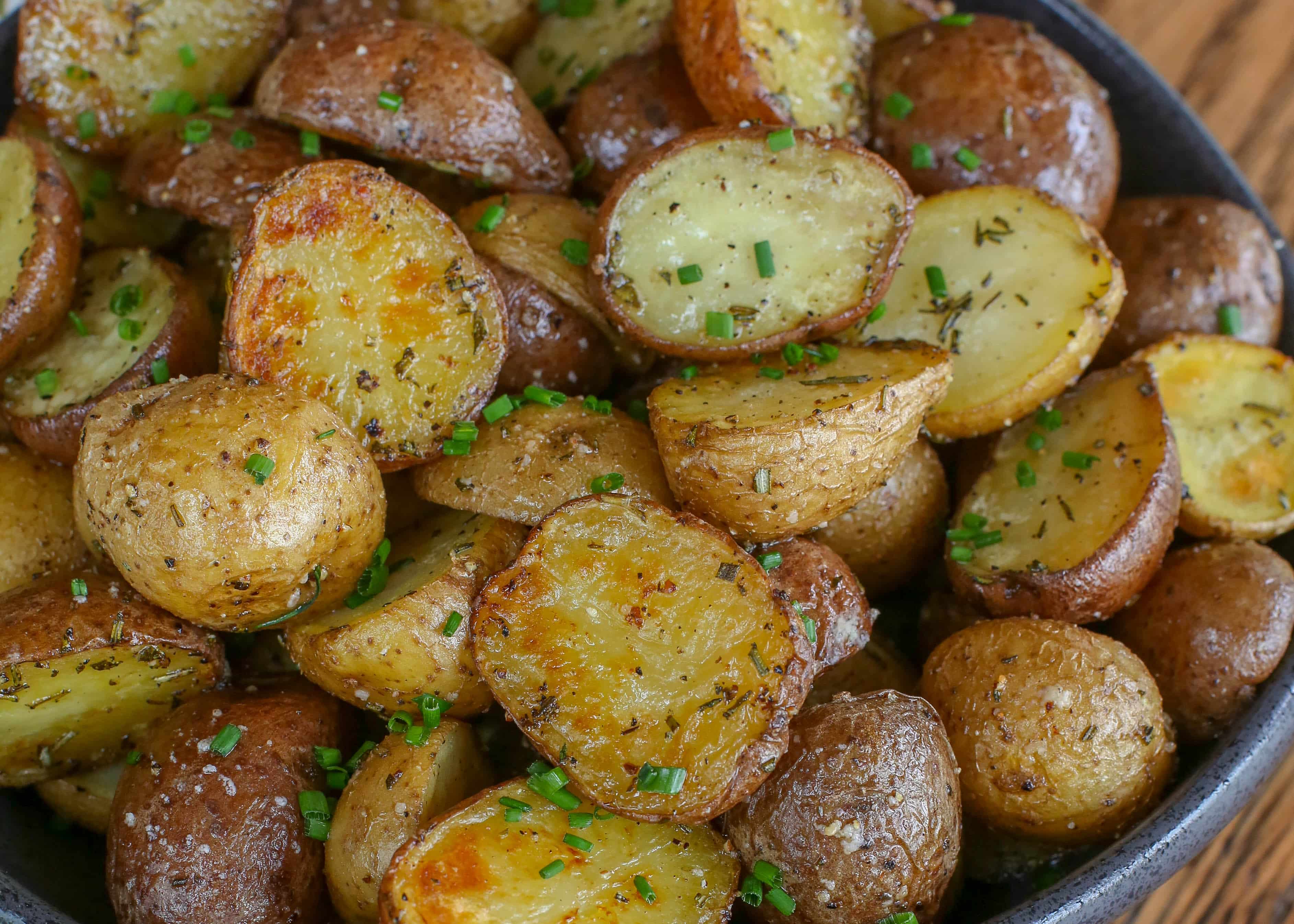 https://barefeetinthekitchen.com/wp-content/uploads/2013/10/Rosemary-Potatoes-2-1-of-1.jpg