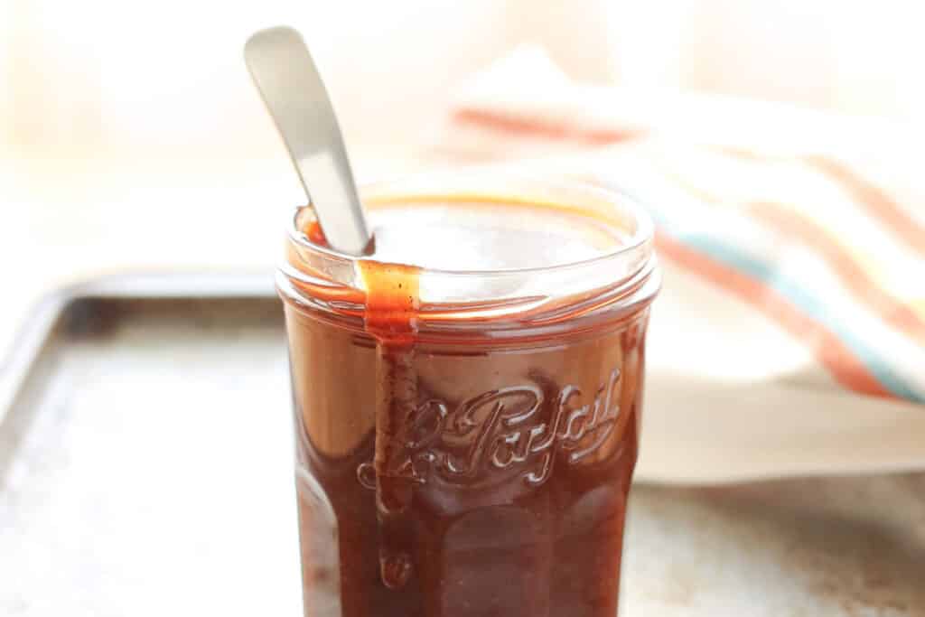 Sweet and Spicy Homemade Barbecue Sauce, tastes like Sweet Baby Ray's!
