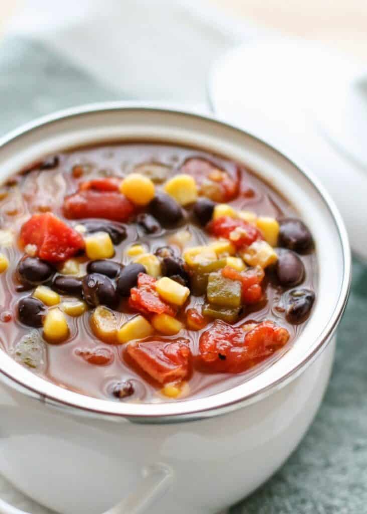{10 Minute} Green Chile Bean and Vegetable Soup