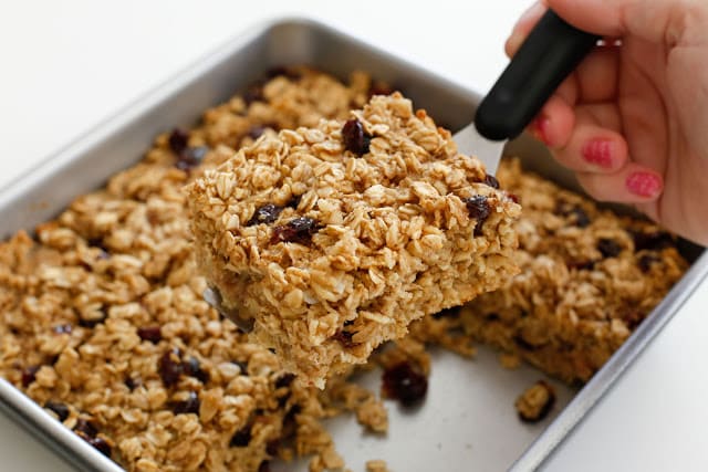 How-to guide for making the best baked oatmeal - get the recipe and step-by-step video at barefeetinthekitchen.com
