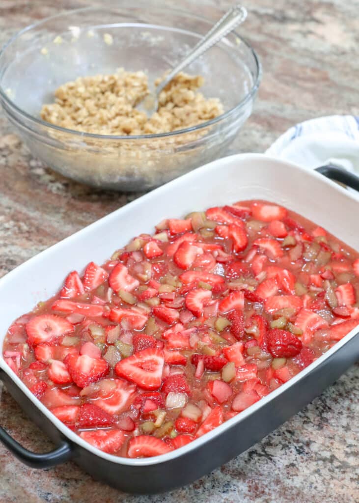 Middle layer of the Strawberry Rhubarb Crunch - get the recipe at barefeetinthekitchen.com