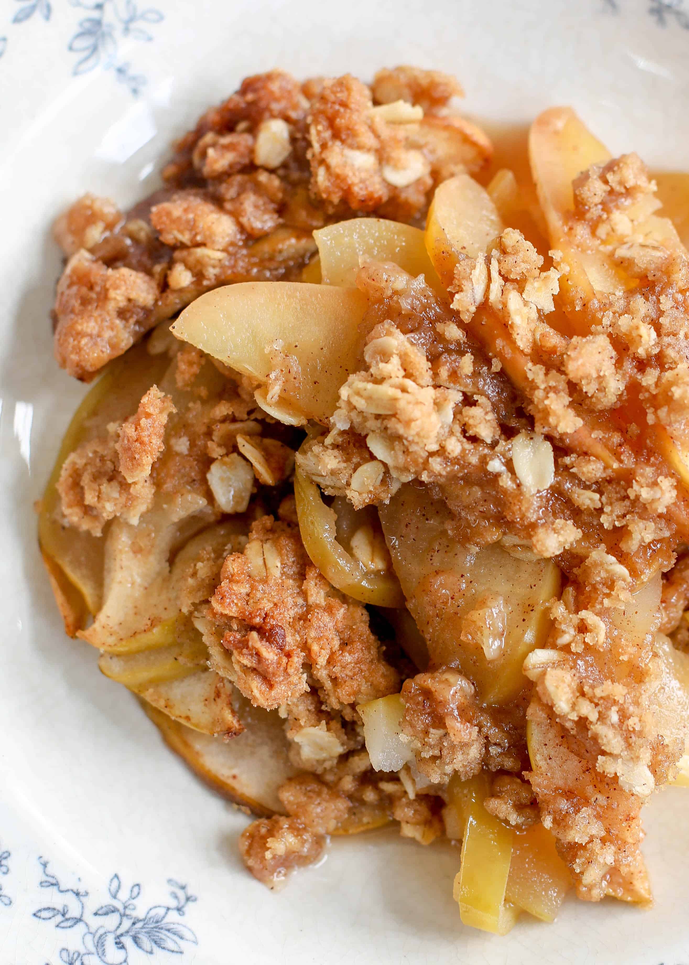 The BEST Apple Crisp Recipe - Food Dolls