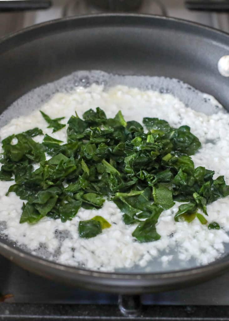 How To Make Cheesy Scrambled Eggs with Spinach