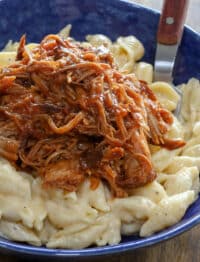 Creamy mac and cheese topped with bbq pulled pork? Yes, please!