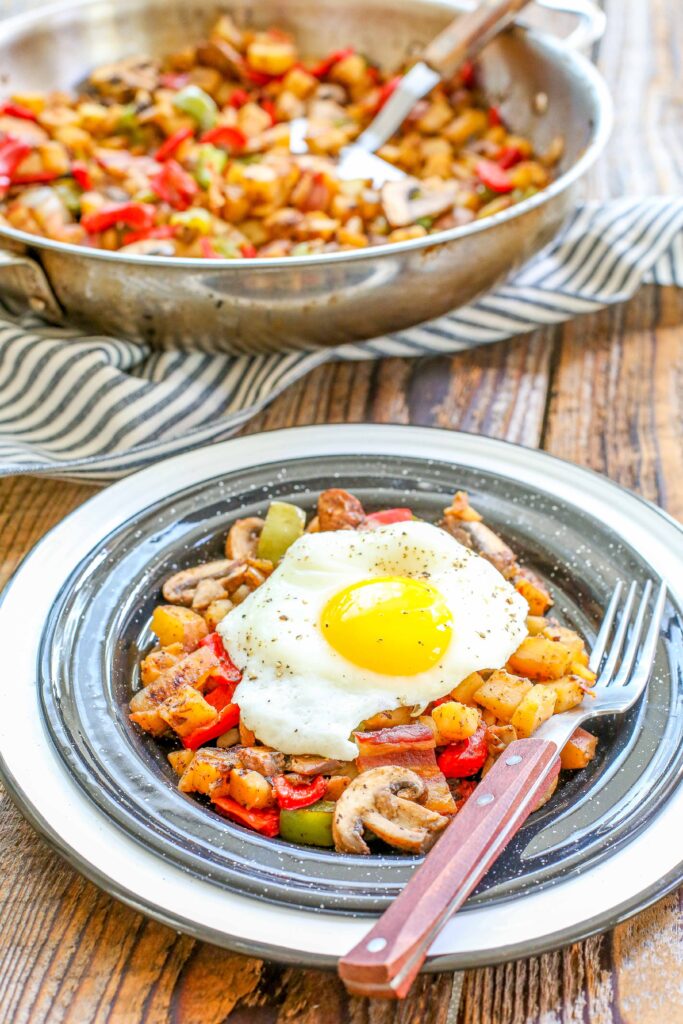 Breakfast Skillet with Potatoes, Bacon, and Bell Peppers