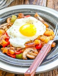 Breakfast Potato Skillet with Bacon and Bell Peppers