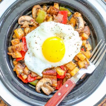 Crispy Breakfast Skillet with Potatoes, Bacon, and Bell Peppers