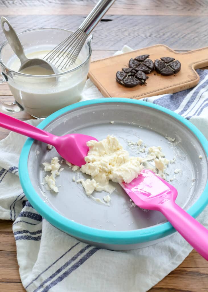 Ice Cream Maker Reviews - Chef'n Sweet Spot instant ice cream maker - scraping ice cream