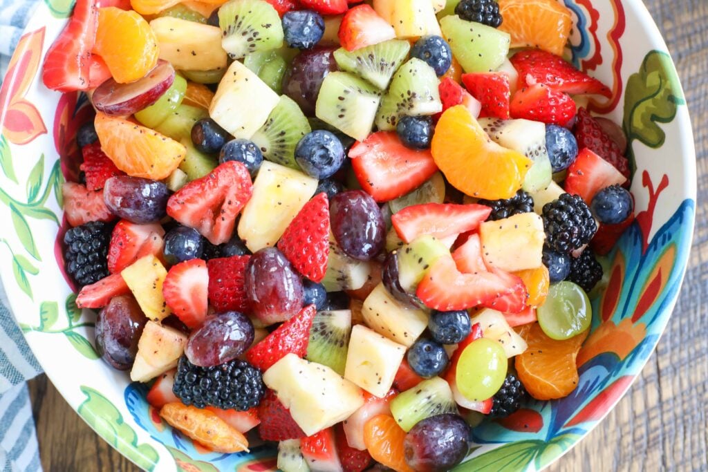 Ensalada de frutas arcoíris