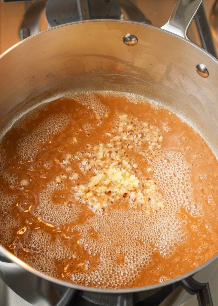 brown gravy with garlic in small saucepan