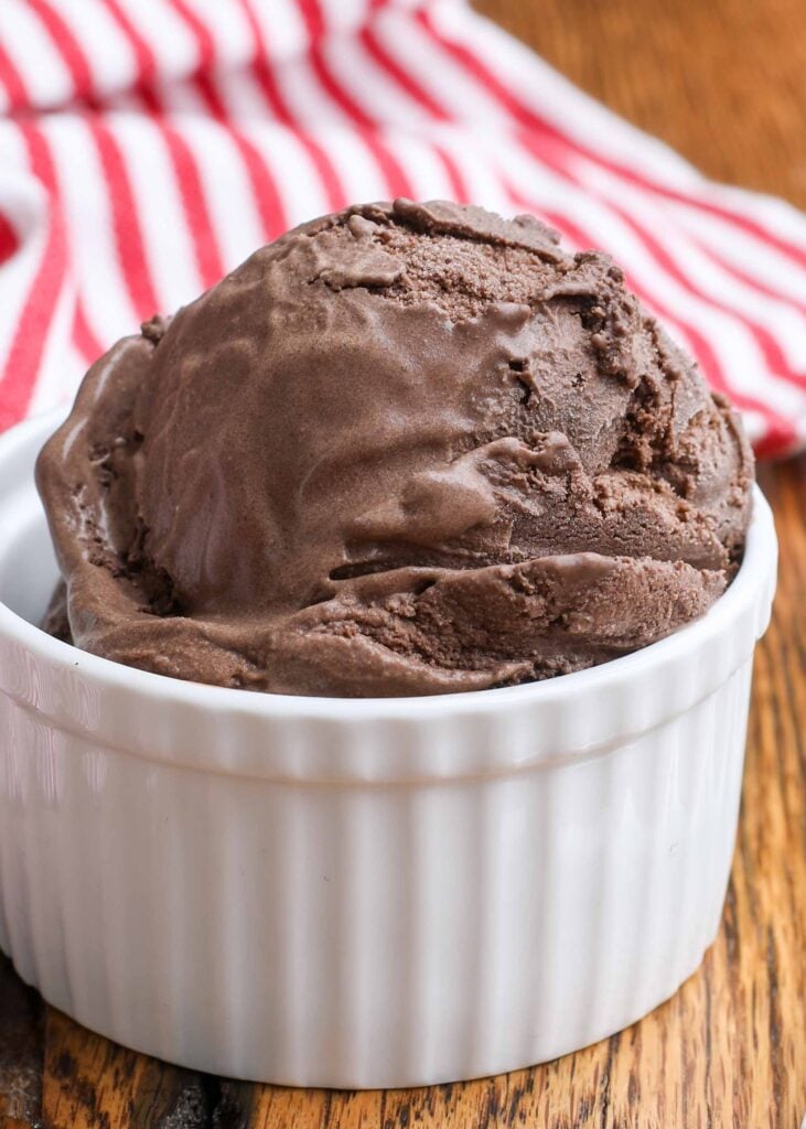 Creamy Homemade Chocolate Ice Cream