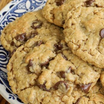 Oatmeal Peanut Butter Cookies with Chocolate