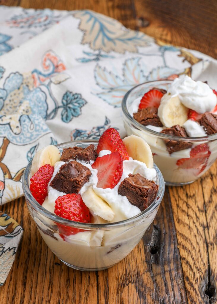 Brownie Trifles - banana split style!