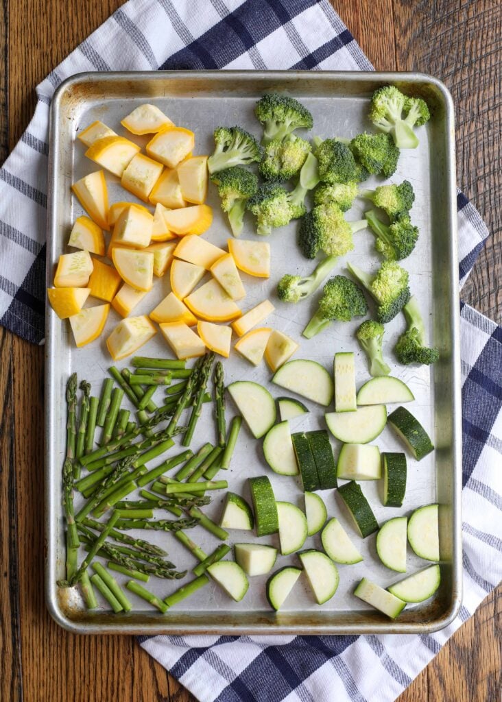 Labu, asparagus, dan brokoli - siap dipanggang
