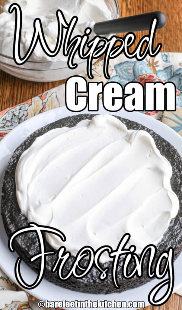 Whipped cream frosting di atas kue coklat