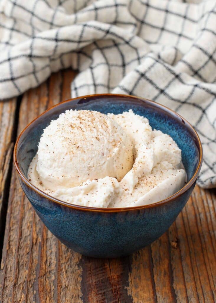 homemade ice cream with nutmeg in small bowl