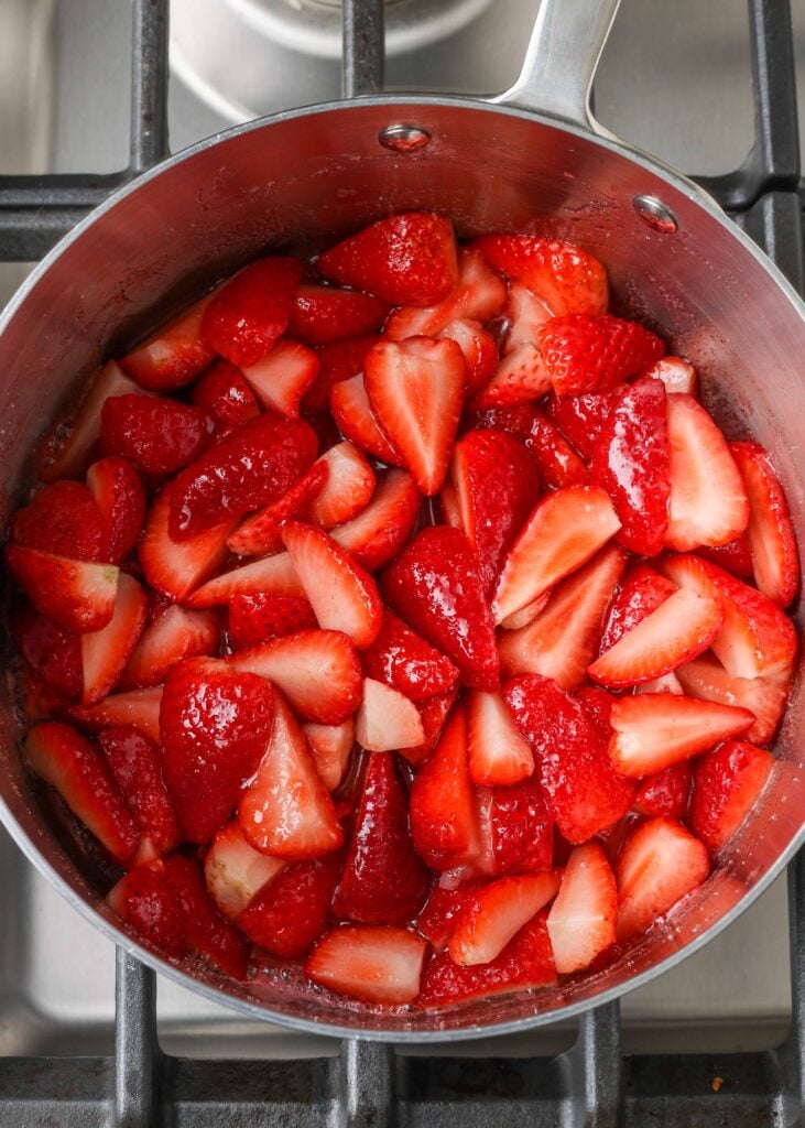 strawberries in saucepan 