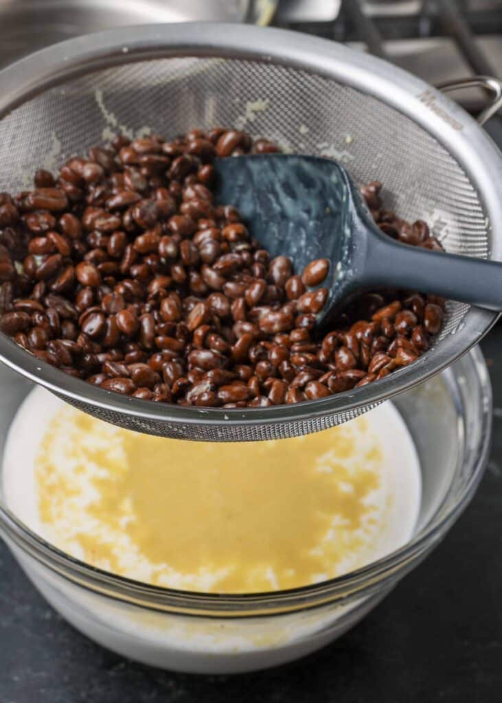 Strained coffee mixture without removing coffee beans