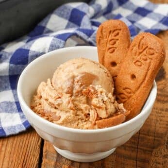 homemade ice cream with biscoff cookies