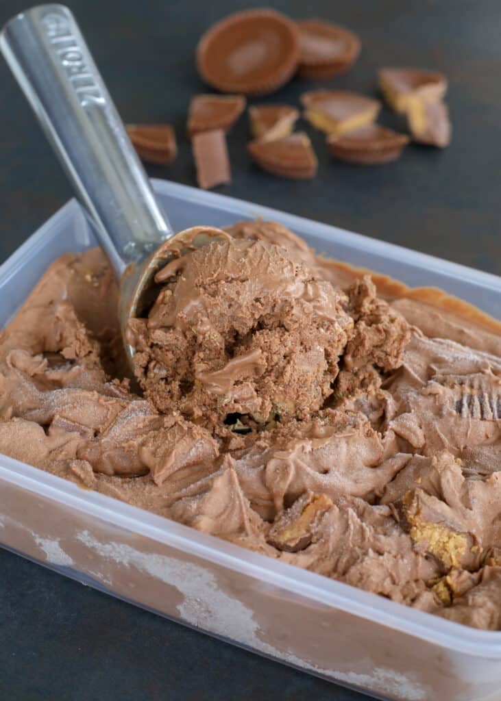 homemade chocolate ice cream with peanut butter