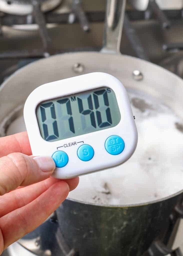 Kitchen timer currently at 7 minutes and 40 seconds