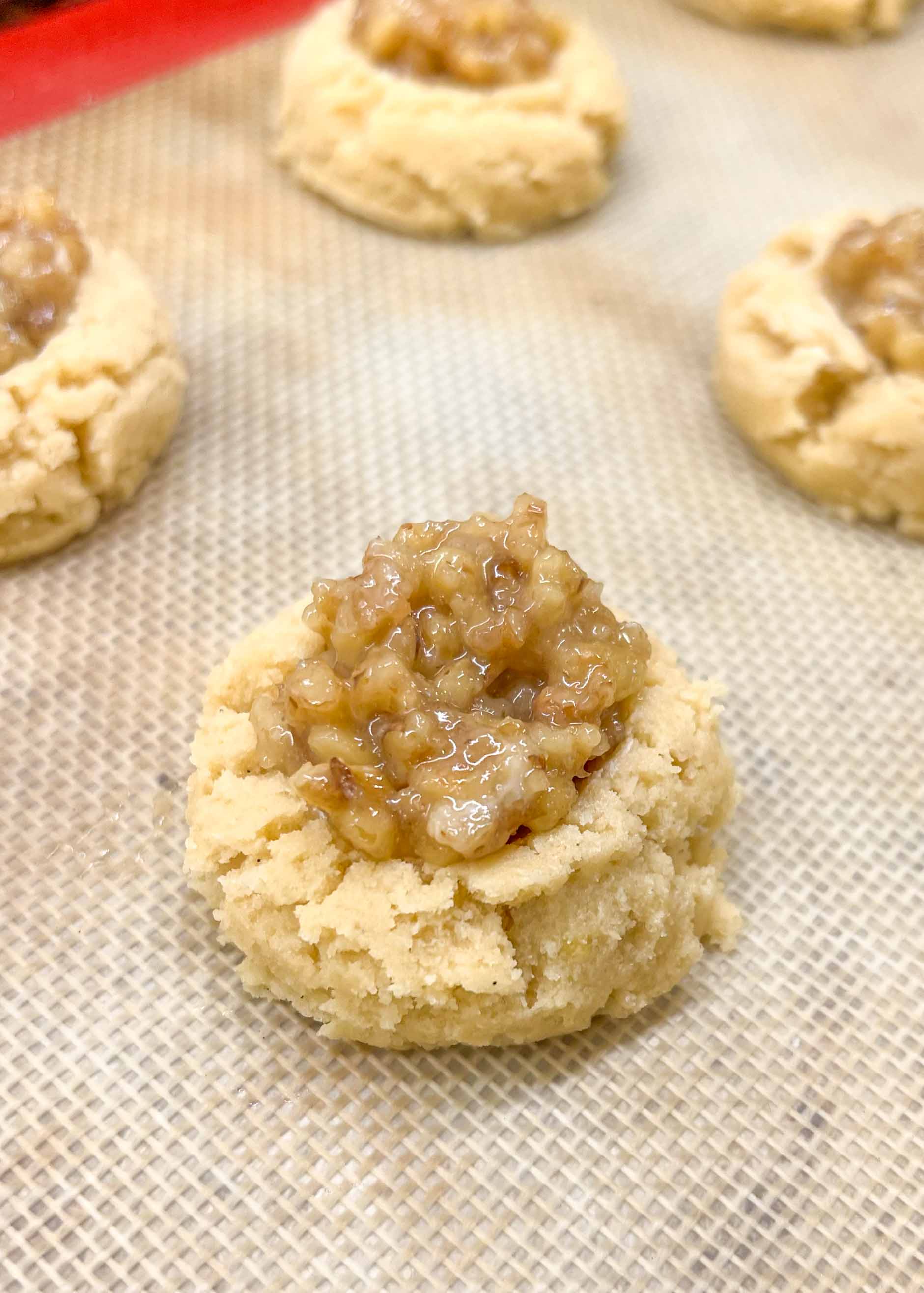 Walnut cookies | Food Insider