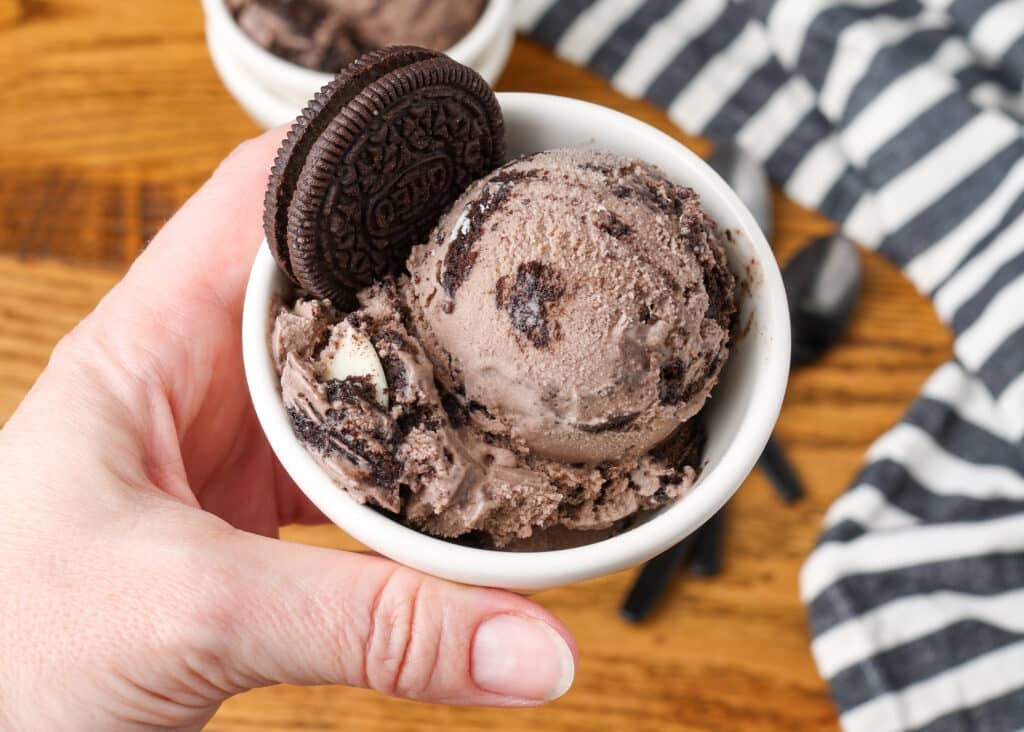 Oreo Ice Cream - Barefeet within the Kitchen 68 scoop of ice cream in little bowl, held in hand