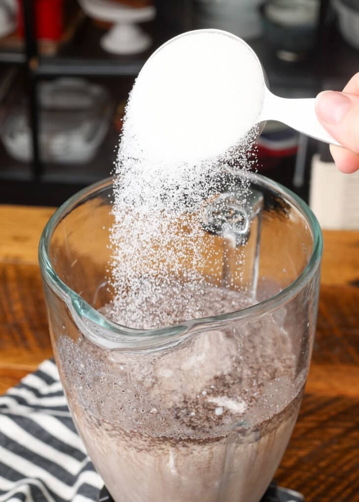 Oreo Ice Cream - Barefeet within the Kitchen 60 adding sugar to blender