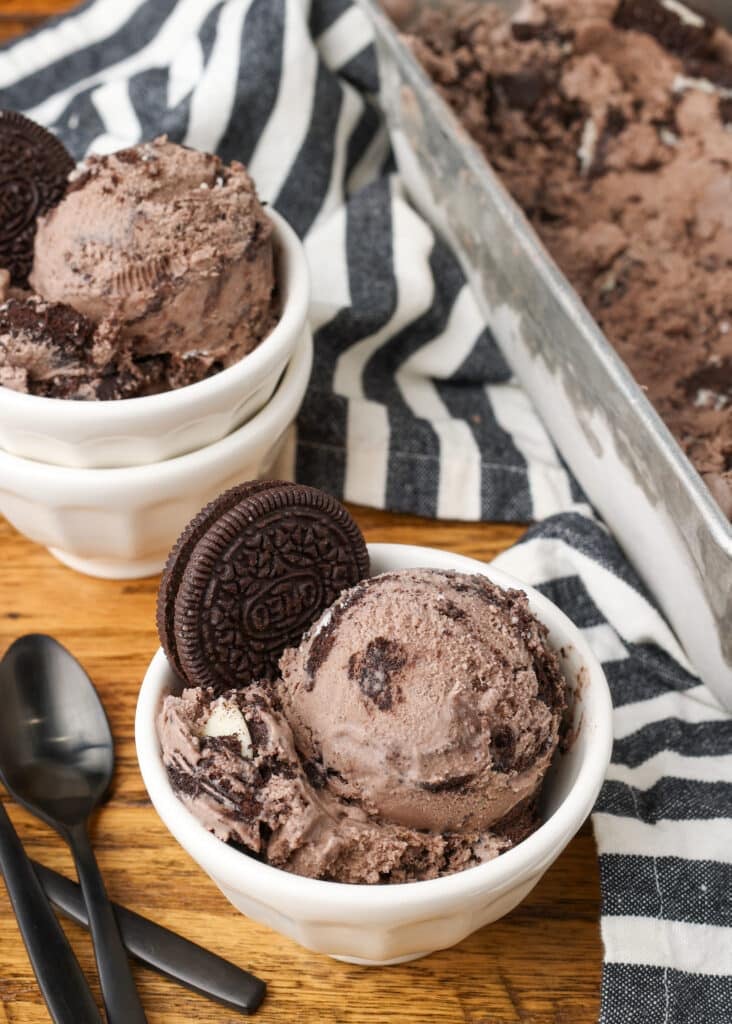 Oreo Ice Cream - Barefeet within the Kitchen 66 ice cream scooped into bowl with extra Oreo standing up in bowl
