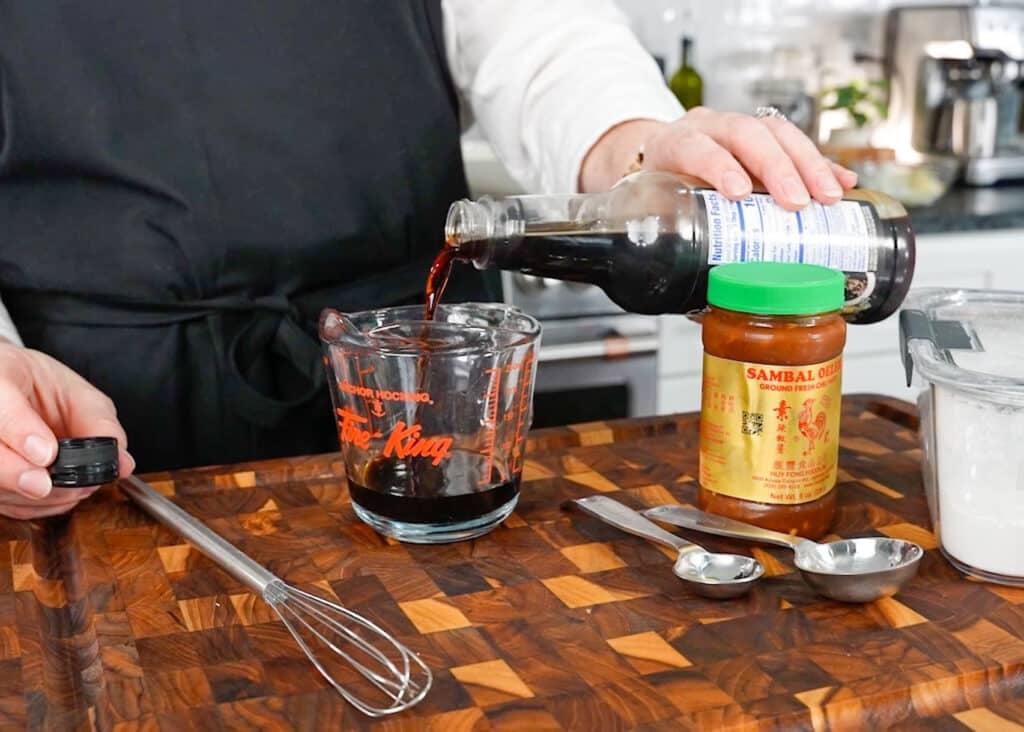 making stir fry sauce